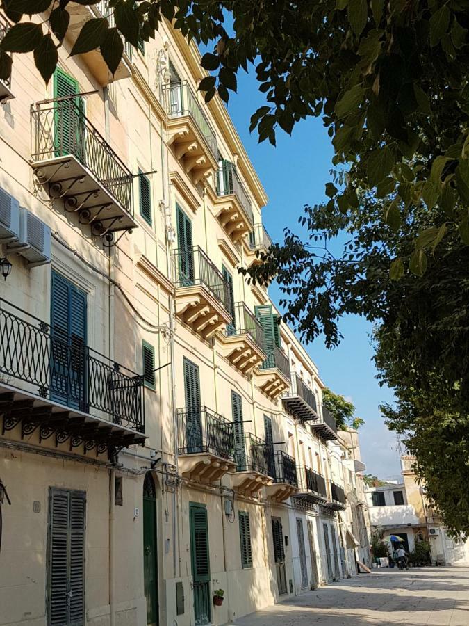 Casa Vacanze Villa D'Orleans Palermo Exterior foto
