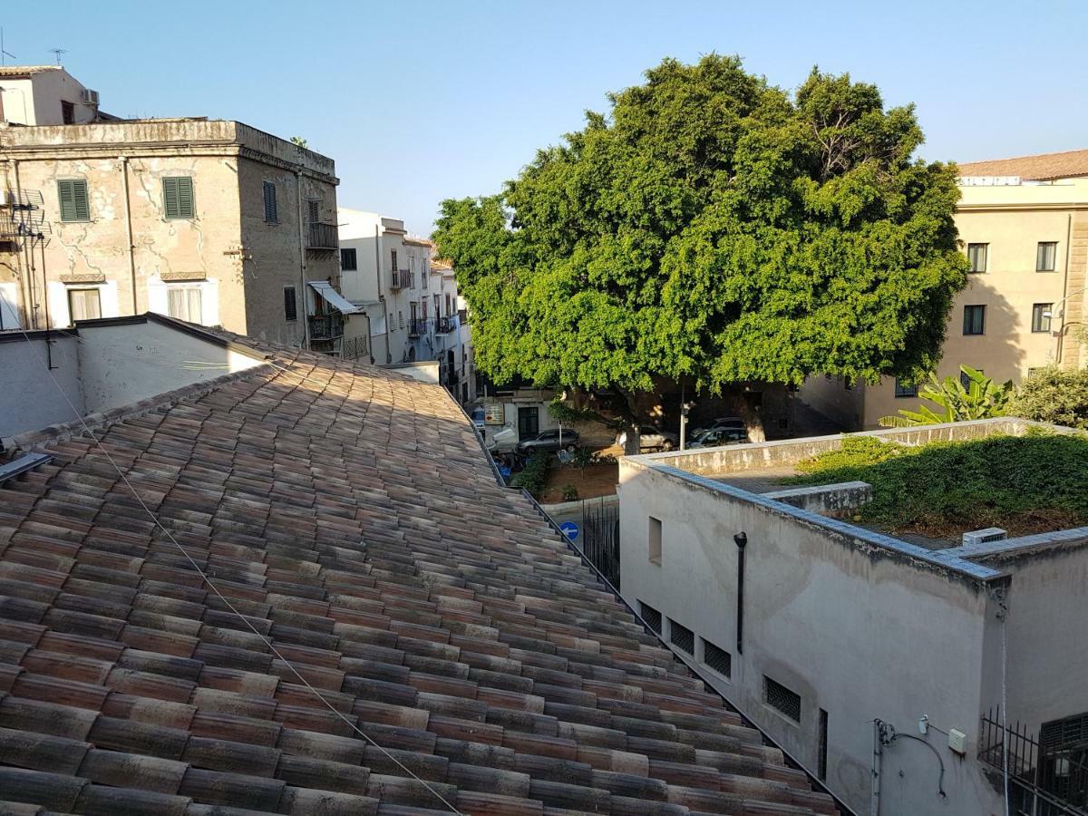 Casa Vacanze Villa D'Orleans Palermo Exterior foto
